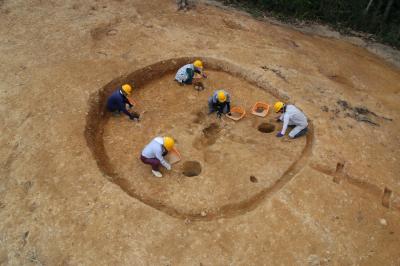 宮坂遺跡で見つかった弥生時代の竪穴住居