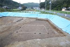 中世の掘立柱建物（南から）