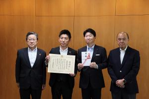 児童福祉事業に係る寄附金贈呈式〔萩原株式会社〕