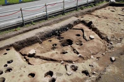 位田遺跡　古墳時代後期の竪穴住居跡の写真