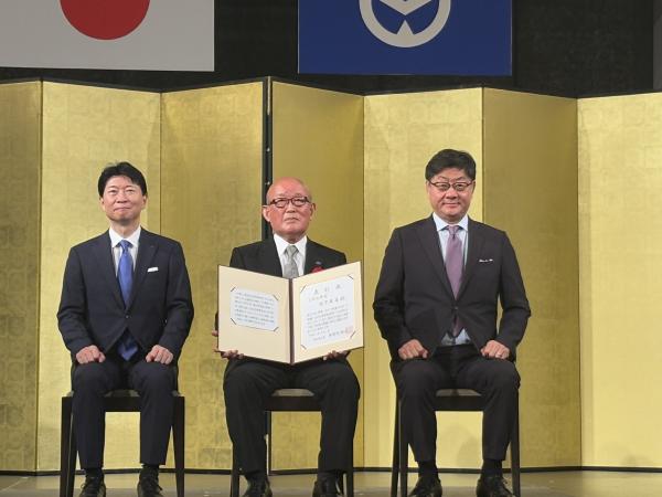 ②