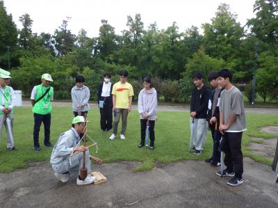 火起こし道具紹介の様子