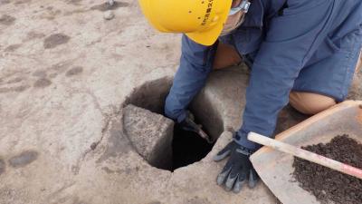 掘立柱建物の柱穴の検出（北から）