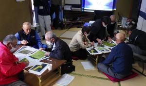 演習課題を考えている参加者