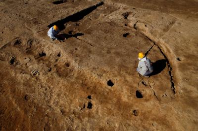 新たに見つかった弥生時代中期の竪穴住居
