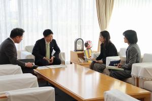 人権政策審議会からの答申書交付式