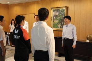 世界卓球団体戦準優勝 面手凛選手 県スポーツ特別顕彰授与式