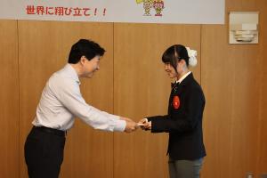 技能五輪国際大会出場 池田万桜選手 表敬訪問