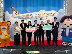 記念式典の集合写真