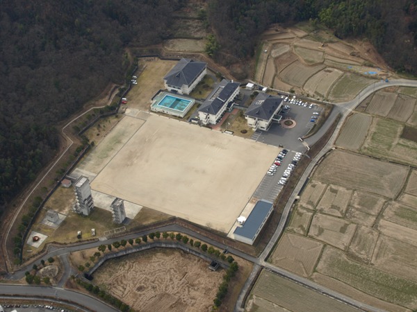 上空から撮影した消防学校です。