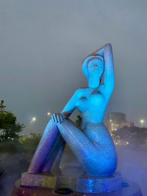 宇野港・愛の女神像