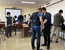 アシストスーツ実演会（室内研修会）