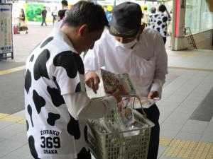 街頭PRの様子